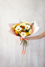 Cargar imagen en el visor de la galería, Gerberas Bouquet