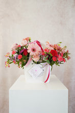 Cargar imagen en el visor de la galería, Mom’s Floral Bag