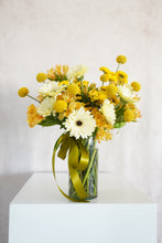 Cargar imagen en el visor de la galería, Yellow Garden