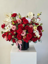 Cargar imagen en el visor de la galería, Sweet Devotion