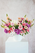 Cargar imagen en el visor de la galería, Burning Love (Opción con Orquídeas)