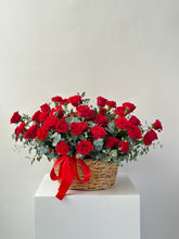 Cargar imagen en el visor de la galería, Red fever 50 rosas