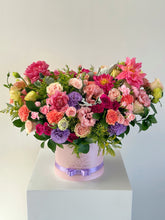 Cargar imagen en el visor de la galería, Pretty in pink box