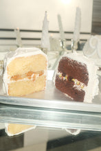 Cargar imagen en el visor de la galería, Mini Cake for 2
