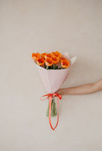 Cargar imagen en el visor de la galería, Tender Bloom
