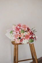 Cargar imagen en el visor de la galería, Blush Affection
