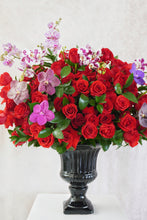 Cargar imagen en el visor de la galería, Extraordinary Deluxe Flowers
