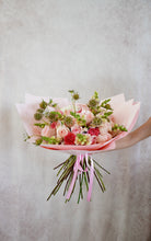 Cargar imagen en el visor de la galería, Pink Love Bouquet
