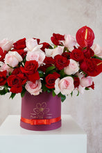 Cargar imagen en el visor de la galería, Forever and always (75/100 rosas)
